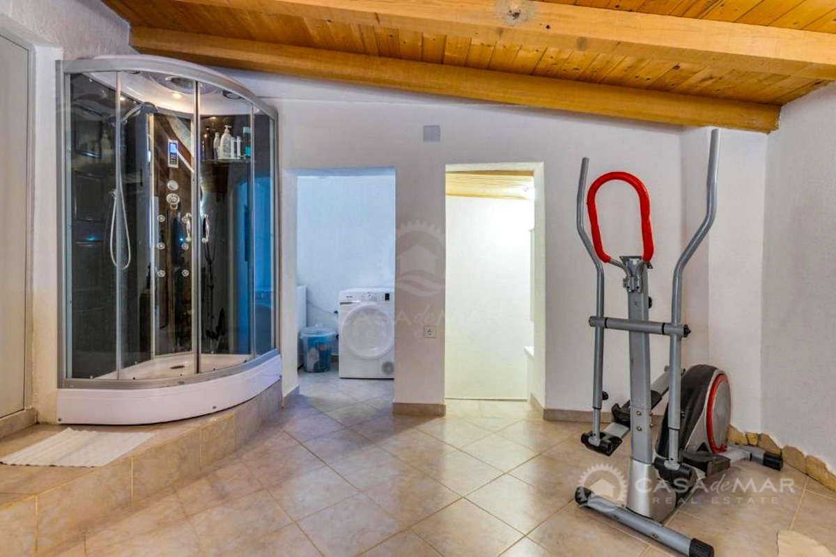 Počitniška hiša z wellnessom in pokrito teraso – Novi Vinodolski