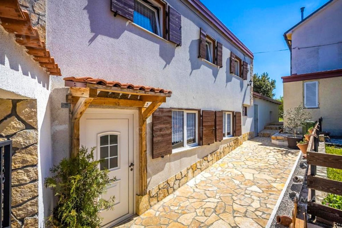 Počitniška hiša z wellnessom in pokrito teraso – Novi Vinodolski