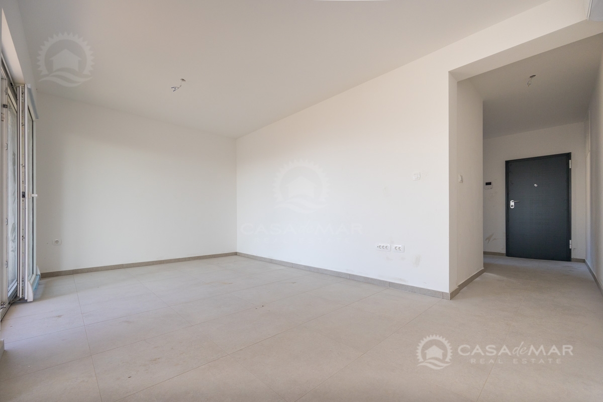 PRILOŽNOST! Stanovanje v pritličju z razgledom na morje – novogradnja 450 m od morja!