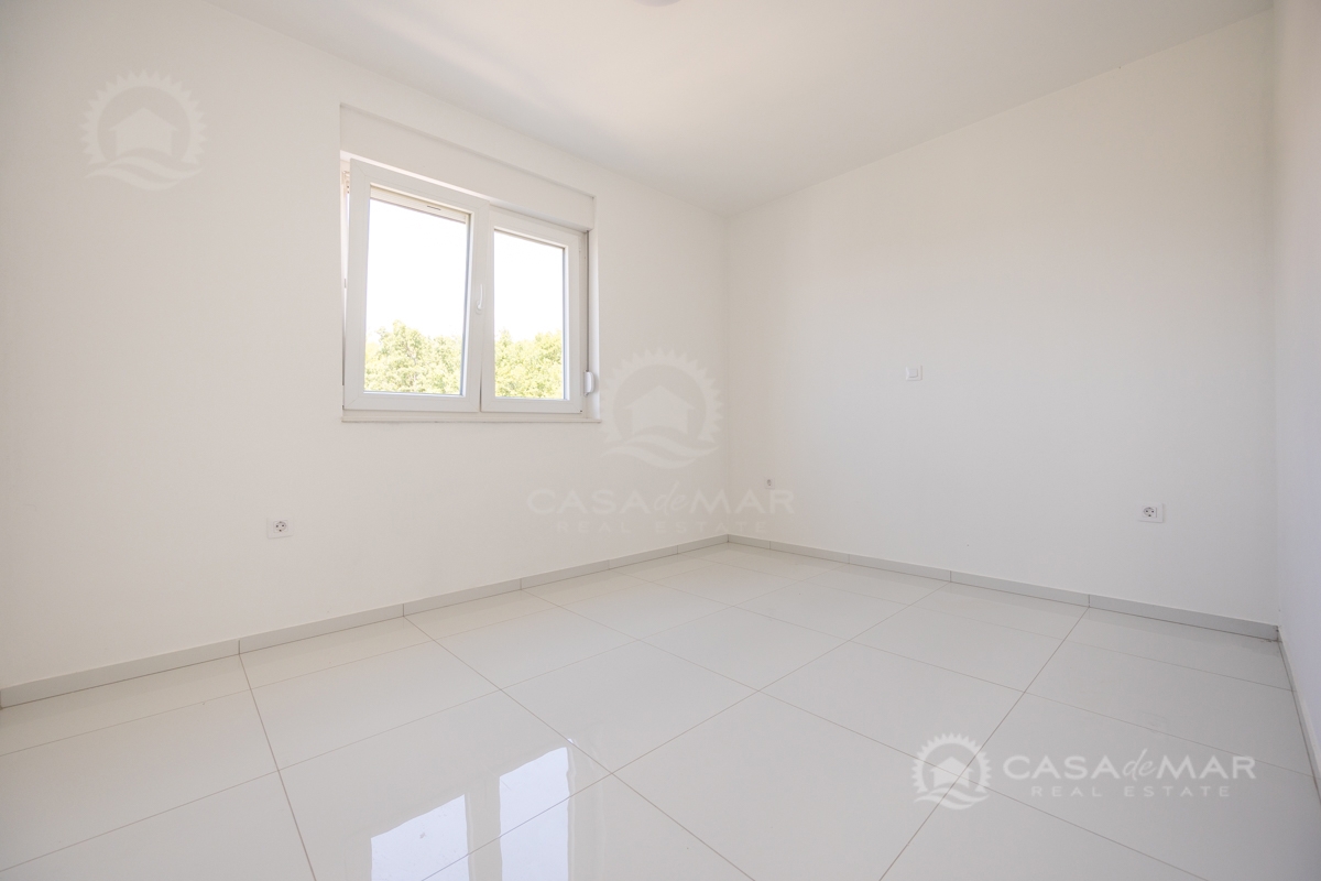 Novogradnja v Crikvenici – sodoben apartma s pogledom na morje, 400 m od plaže