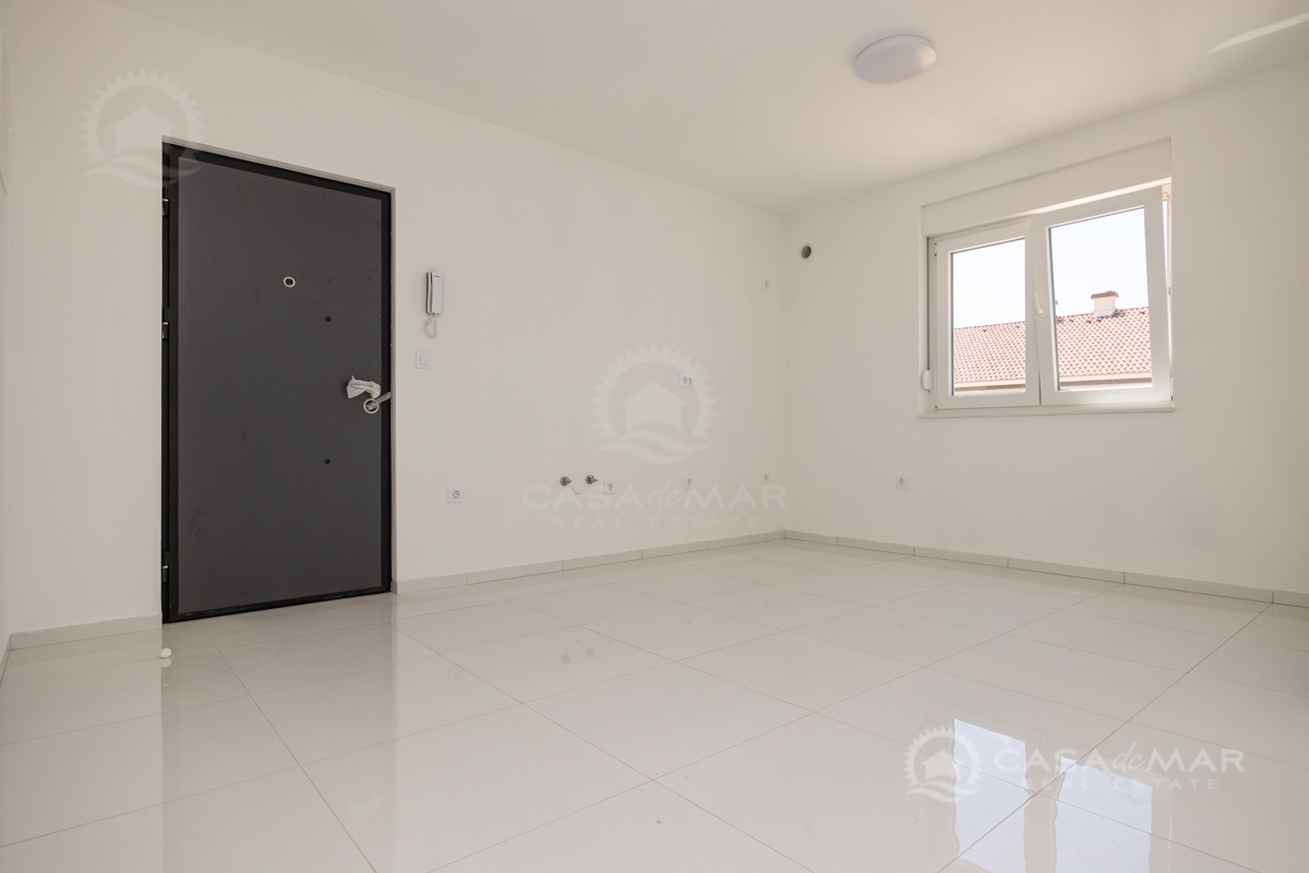 Novogradnja v Crikvenici – sodoben apartma s pogledom na morje, 400 m od plaže