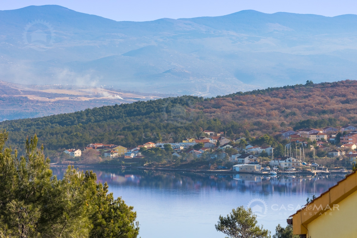 PRILOŽNOST! Sodobno in popolnoma opremljen apartma v Uvali Soline!