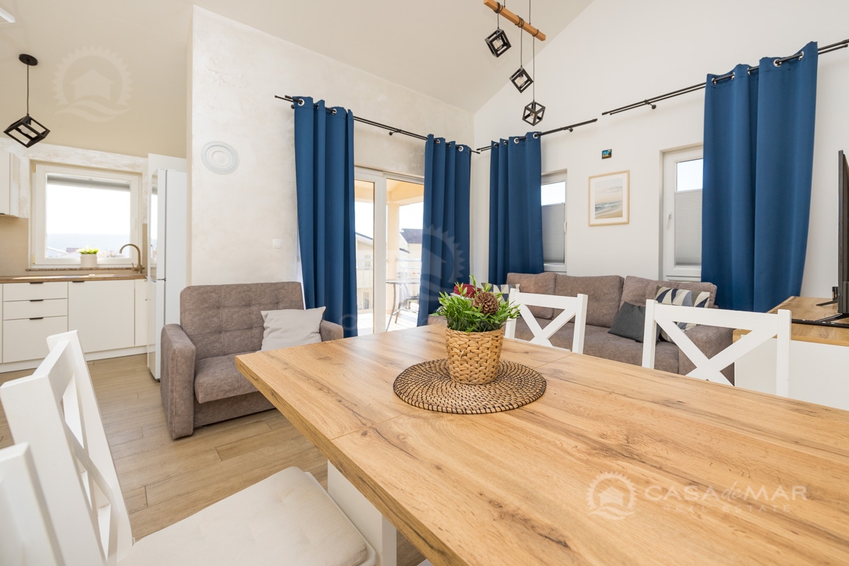 PRILOŽNOST! Sodobno in popolnoma opremljen apartma v Uvali Soline!