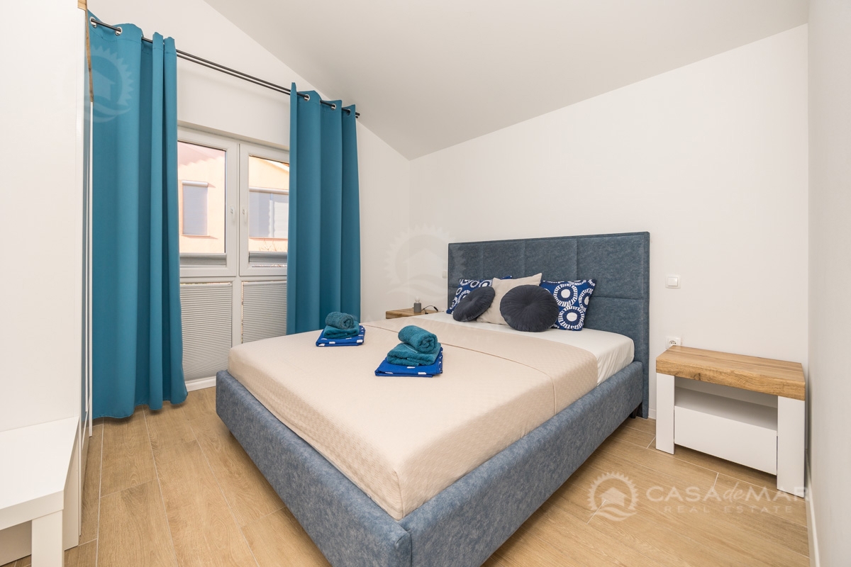 PRILOŽNOST! Sodobno in popolnoma opremljen apartma v Uvali Soline!