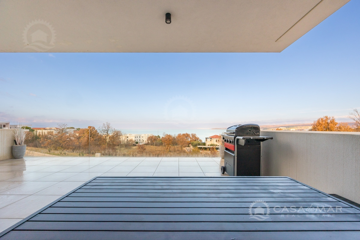 Moderen apartma z bazenom in pogledom na morje – Malinska, 200 m od morja