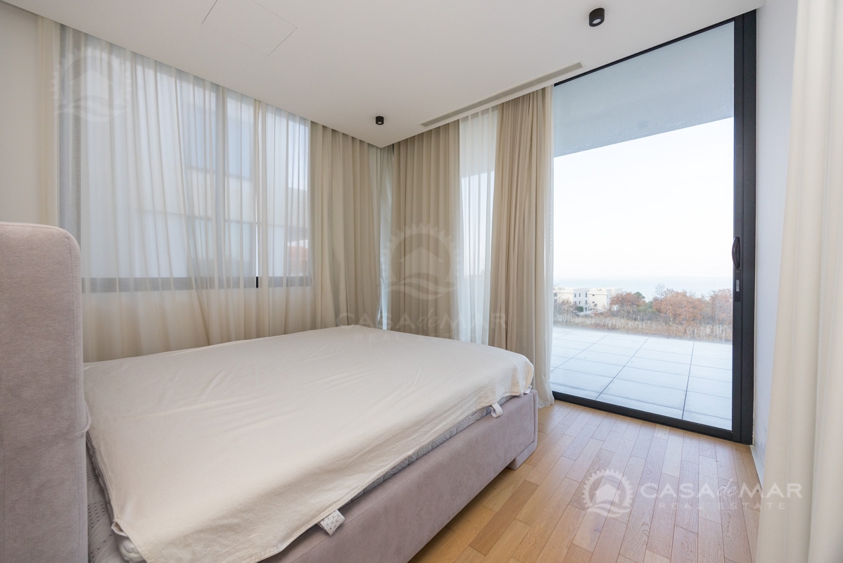 Moderen apartma z bazenom in pogledom na morje – Malinska, 200 m od morja