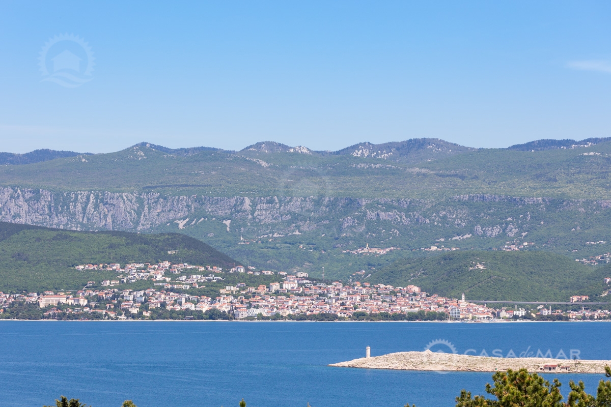 PRILOŽNOST! Apartma v novogradnji s parkiriščem in shrambo, le 250 metrov od morja!