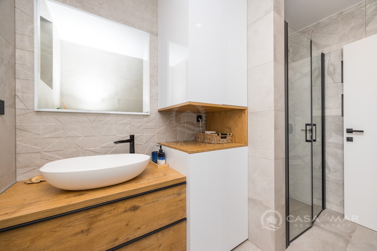 Stanovanje Malinska, Malinska-Dubašnica, 81m2