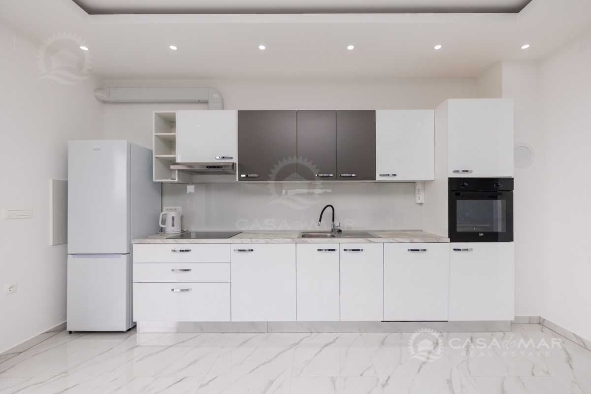 Stanovanje Malinska, Malinska-Dubašnica, 72m2