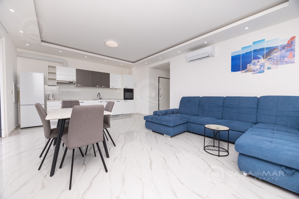 Stanovanje Malinska, Malinska-Dubašnica, 72m2