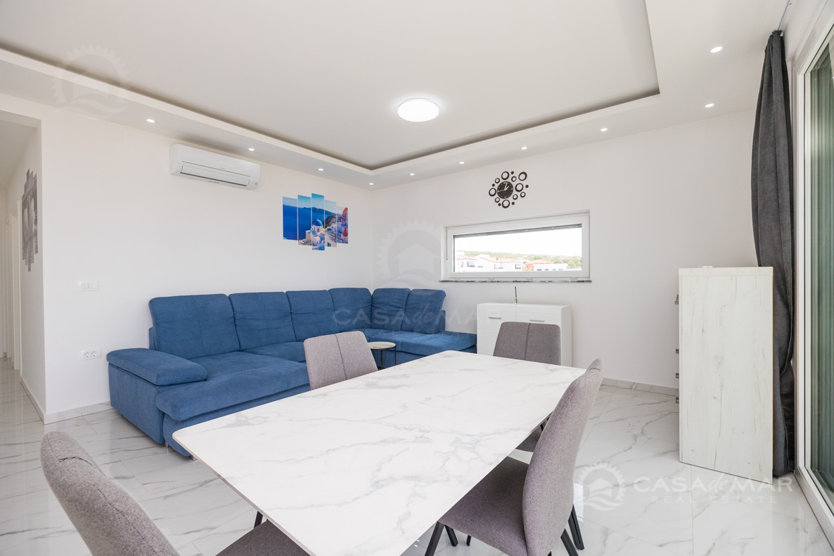 Stanovanje Malinska, Malinska-Dubašnica, 72m2