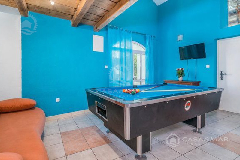 Idilična hiša z bazenom in jacuzzijem – Rustikalni šarm in udobje na otoku Krku!