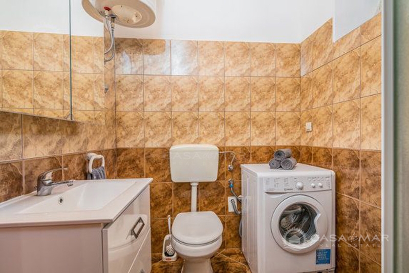 Idilična hiša z bazenom in jacuzzijem – Rustikalni šarm in udobje na otoku Krku!