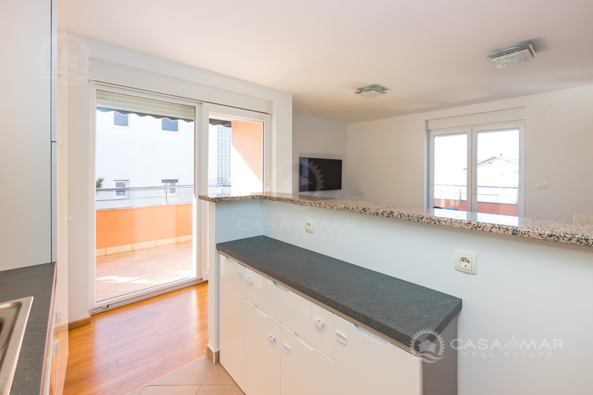 Udobno stanovanje z dvema spalnicama v Crikvenici, le 300 m od morja!