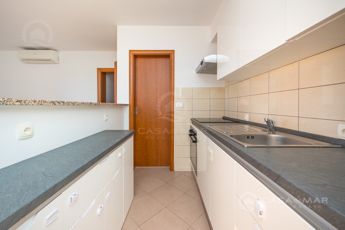 Udobno stanovanje z dvema spalnicama v Crikvenici, le 300 m od morja!