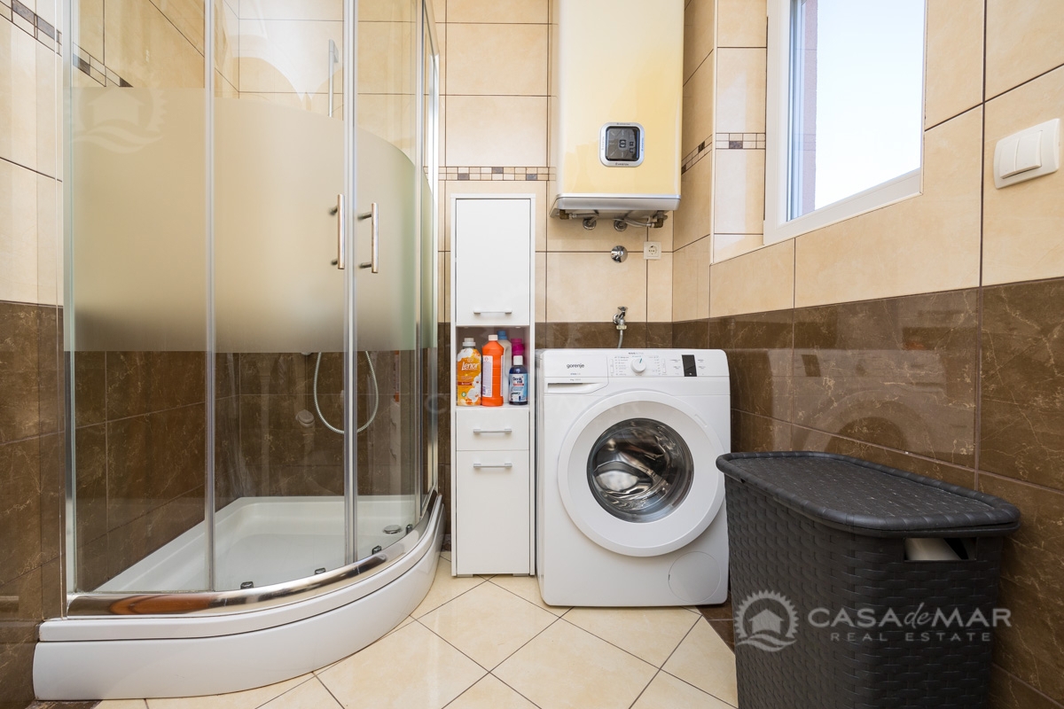 Udobno stanovanje z dvema spalnicama v Crikvenici, le 300 m od morja!