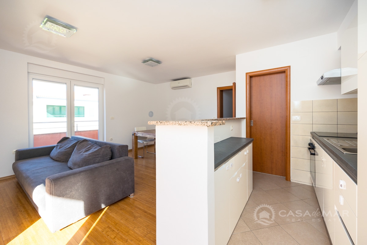 Udobno stanovanje z dvema spalnicama v Crikvenici, le 300 m od morja!