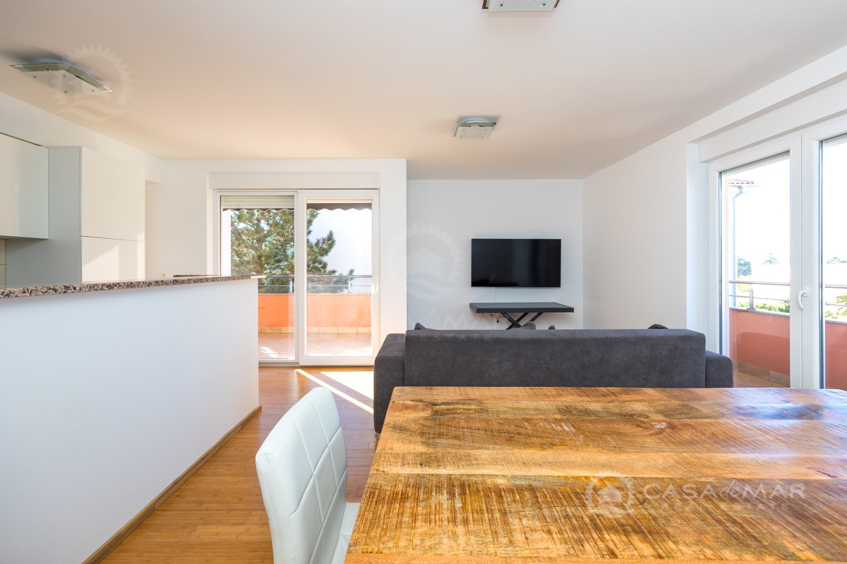 Udobno stanovanje z dvema spalnicama v Crikvenici, le 300 m od morja!