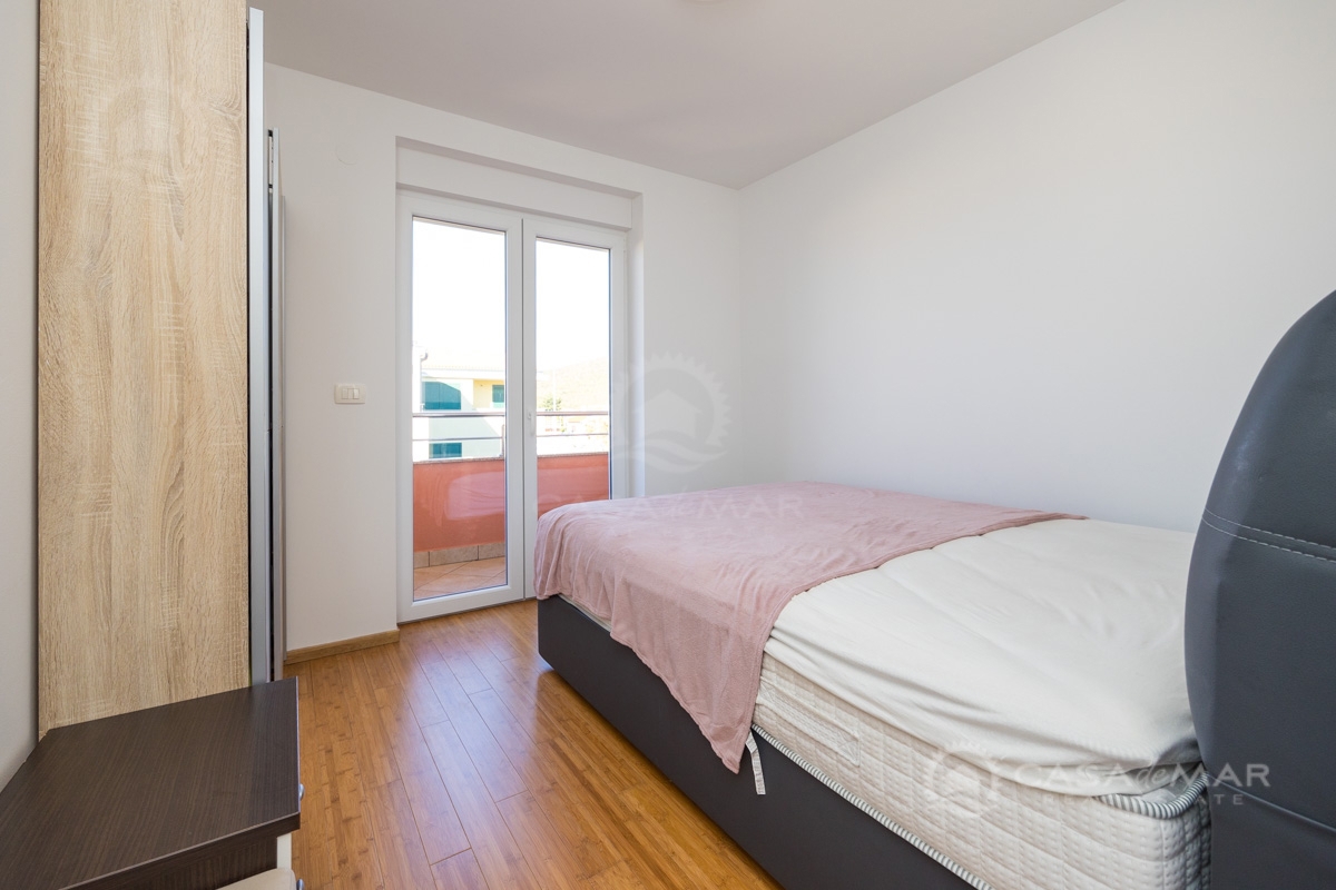 Udobno stanovanje z dvema spalnicama v Crikvenici, le 300 m od morja!