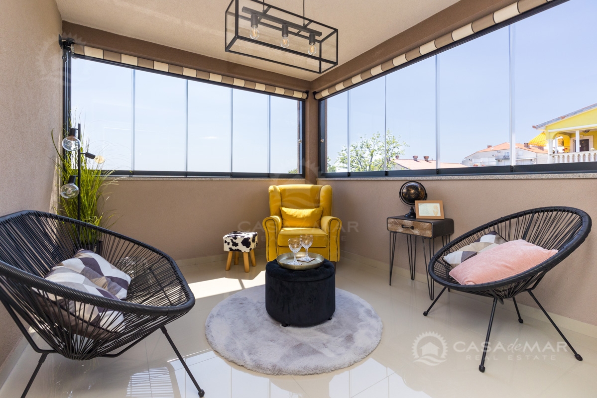 PRILOŽNOST! Ekskluzivni dvonadstropni apartma z jacuzzijem in razgledom na morje!