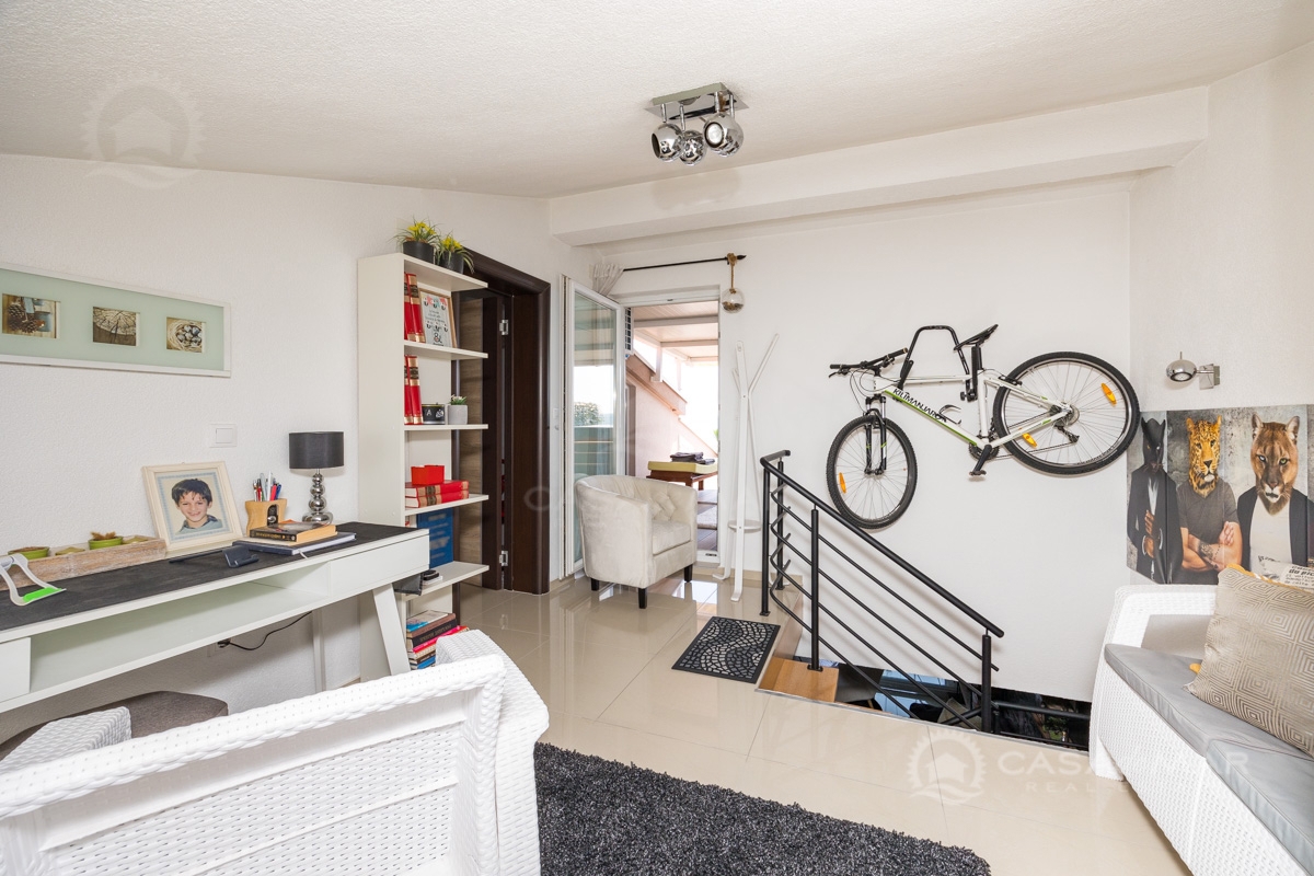 PRILOŽNOST! Ekskluzivni dvonadstropni apartma z jacuzzijem in razgledom na morje!