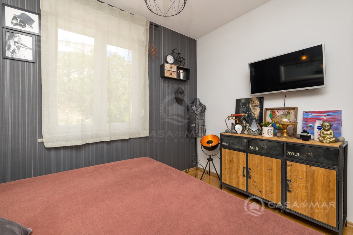 PRILOŽNOST! Ekskluzivni dvonadstropni apartma z jacuzzijem in razgledom na morje!