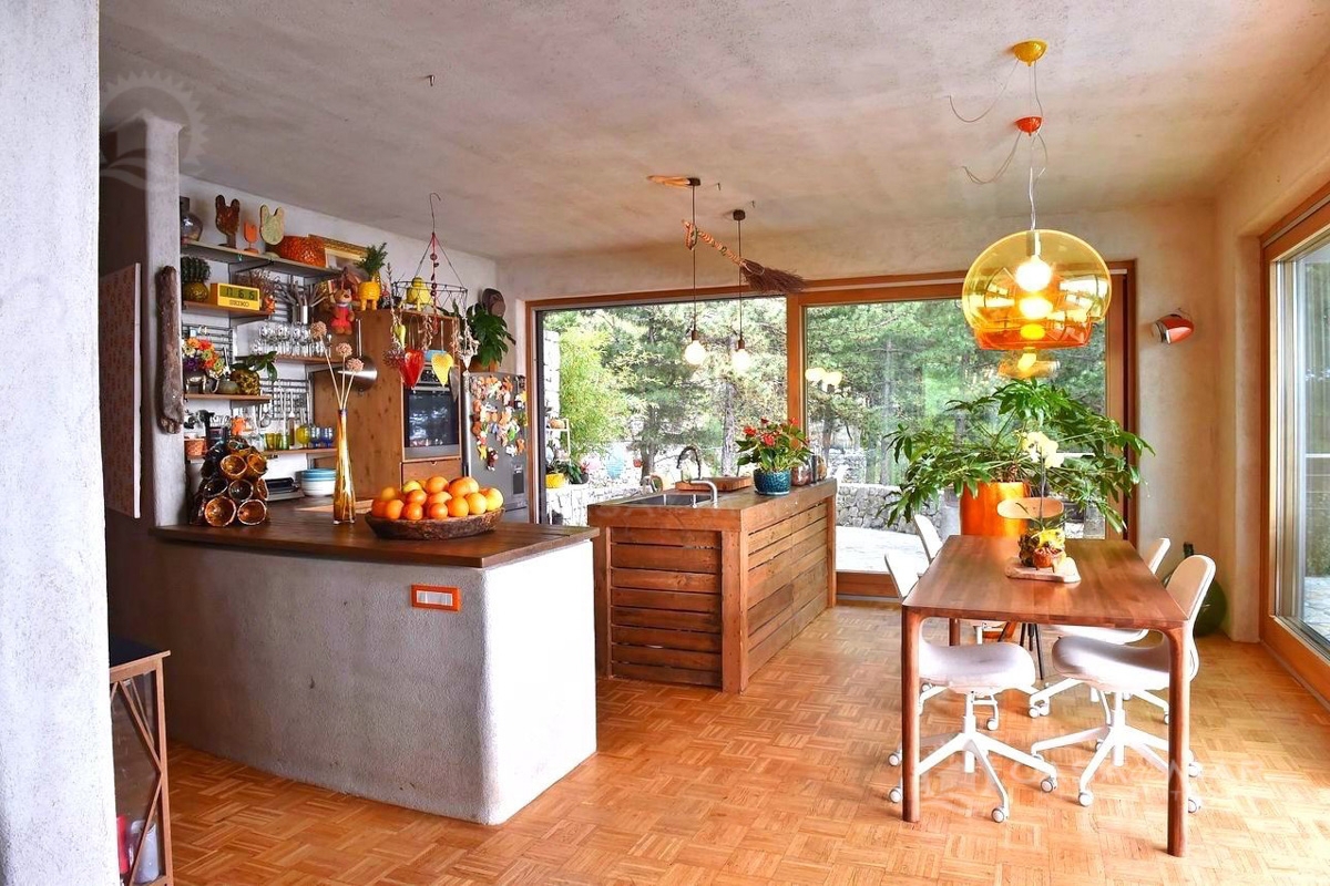 Hiša Kostrena, 250m2