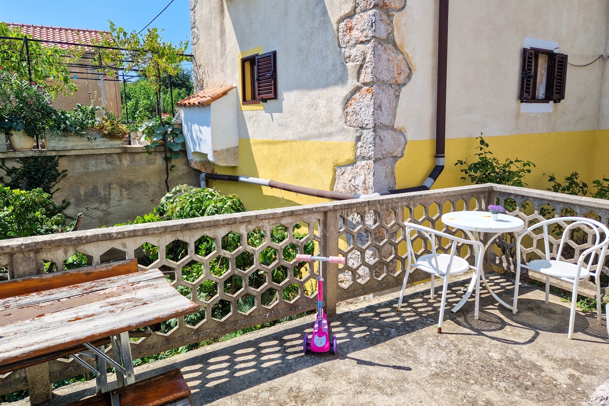 Hiša Vrbnik, 90m2