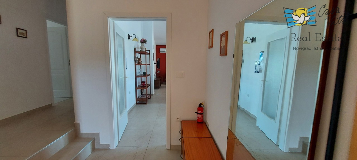 Družinska hiša z velikim vrtom in bazenom v Istri