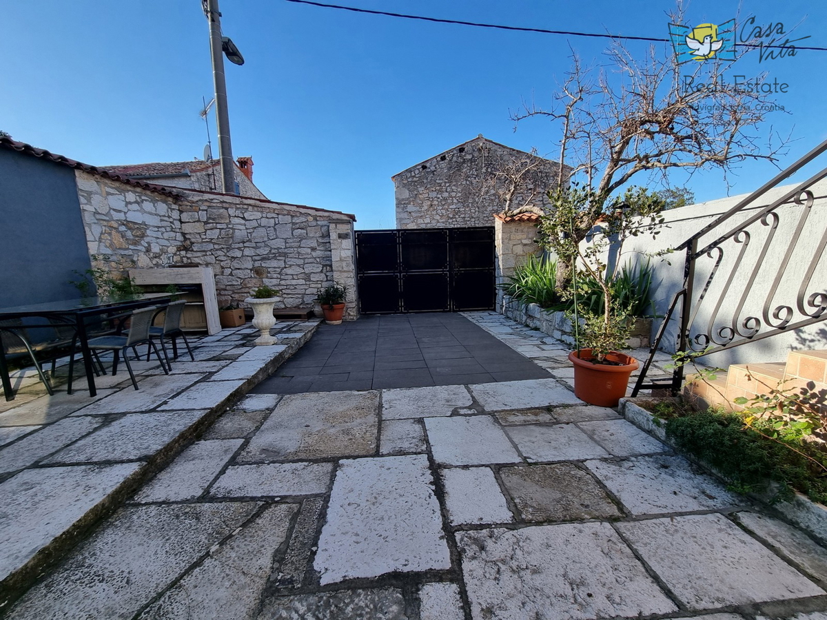 Istra, Poreč - Šarmantna kamnita hiša z dvema stanovanjema!