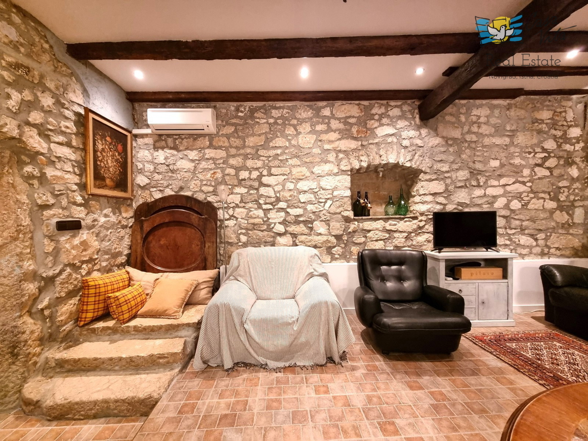 Istra, Poreč - Šarmantna kamnita hiša z dvema stanovanjema!