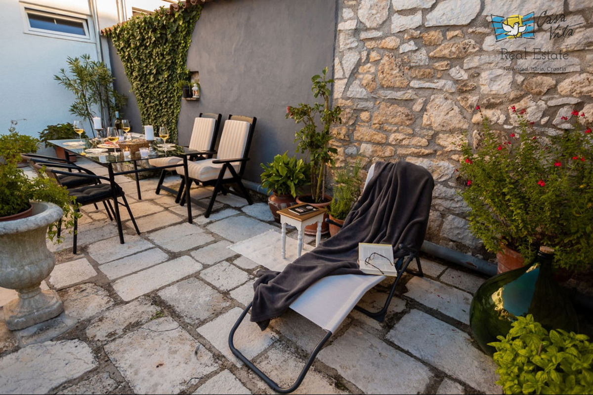 Istra, Poreč - Šarmantna kamnita hiša z dvema stanovanjema!