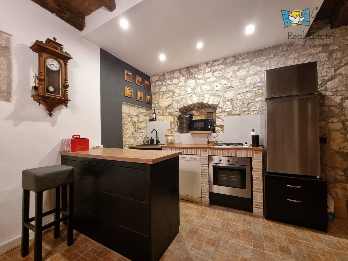 Istra, Poreč - Šarmantna kamnita hiša z dvema stanovanjema!