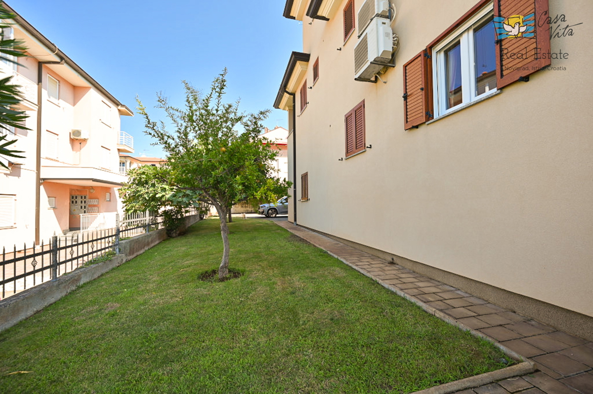Apartma v pritličju s pogledom na morje - Novigrad