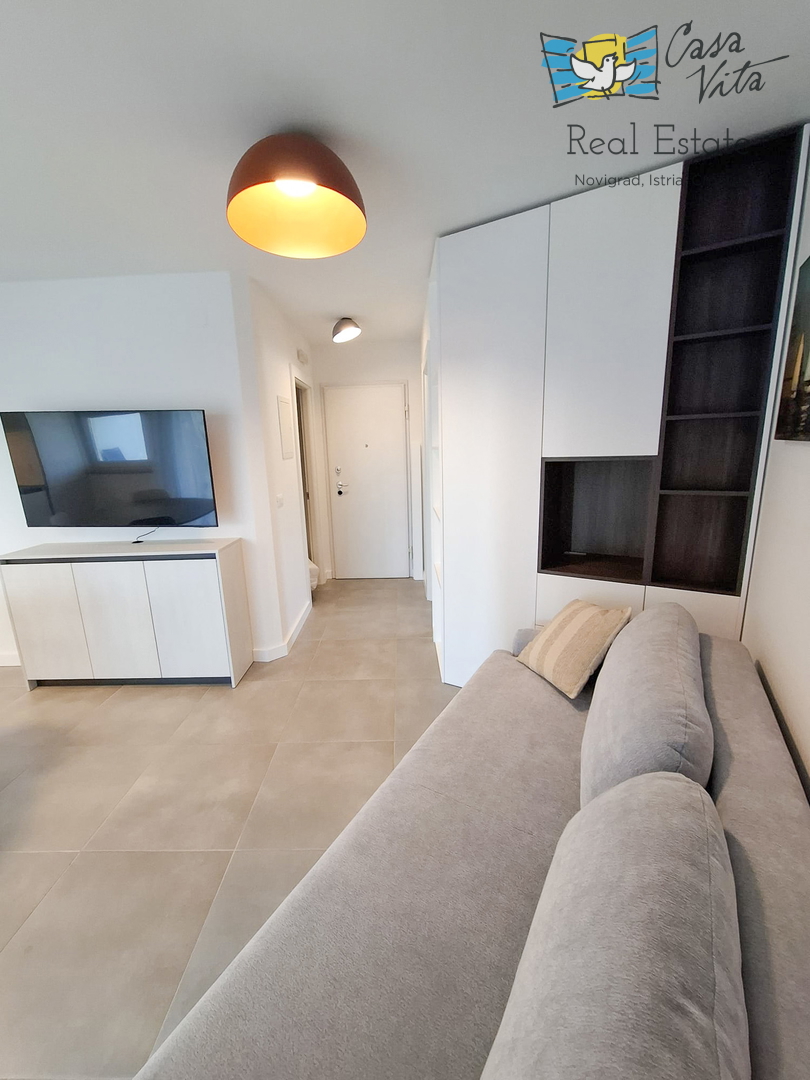 ISTRA, NOVIGRAD - Stan v pritličju stanovanjske stavbe 50 m od morja!