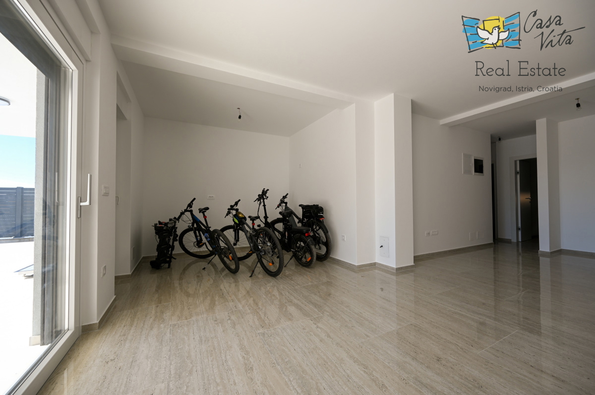 ISTRA, NOVIGRAD - Stanovanje v pritličju novogradnje s bazenom!