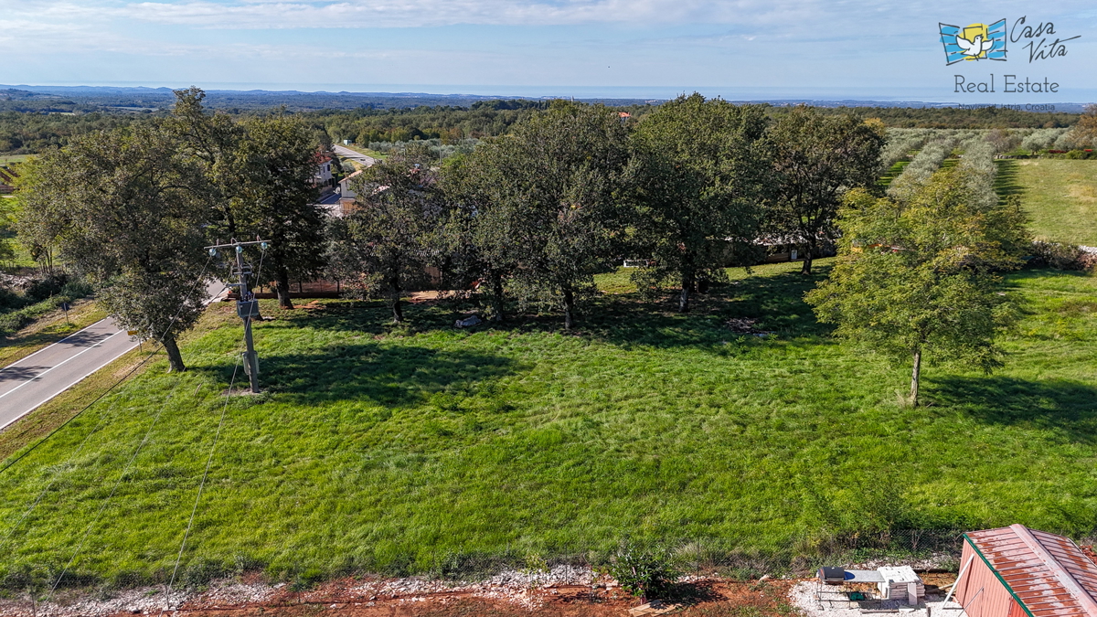 ISTRA, VIŠNJAN - Gradbena parcela s projektom za stanovanjsko stavbo