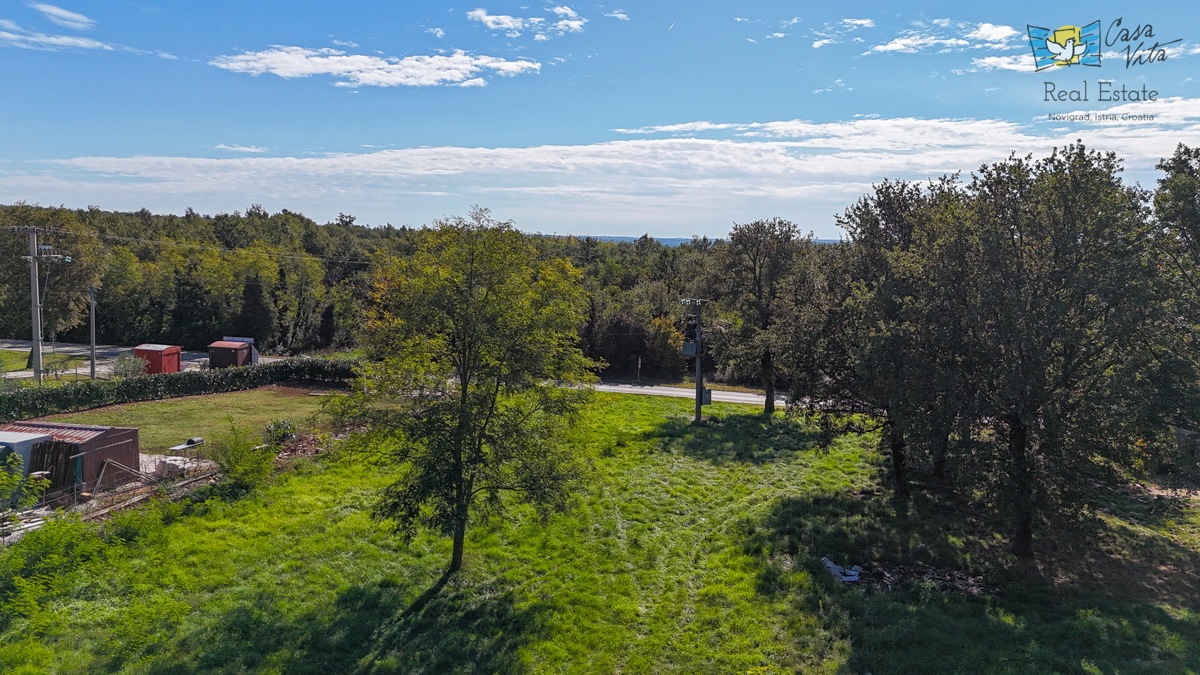 ISTRA, VIŠNJAN - Gradbena parcela s projektom za stanovanjsko stavbo