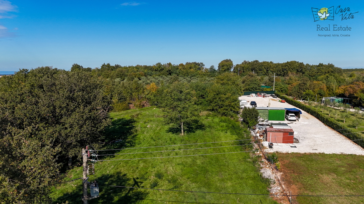 ISTRA, VIŠNJAN - Gradbena parcela s projektom za stanovanjsko stavbo