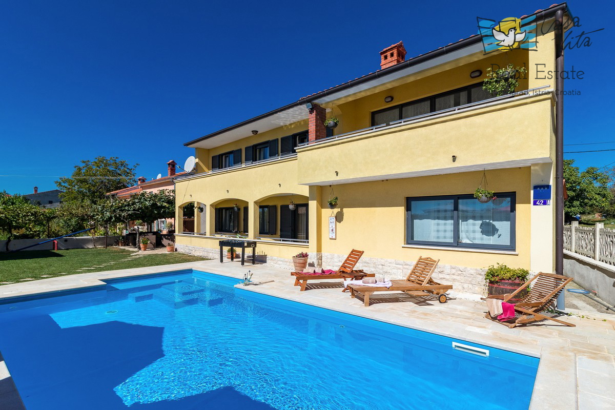 Prodamo samostojno hišo, Svetvinčenat, 650.000 €