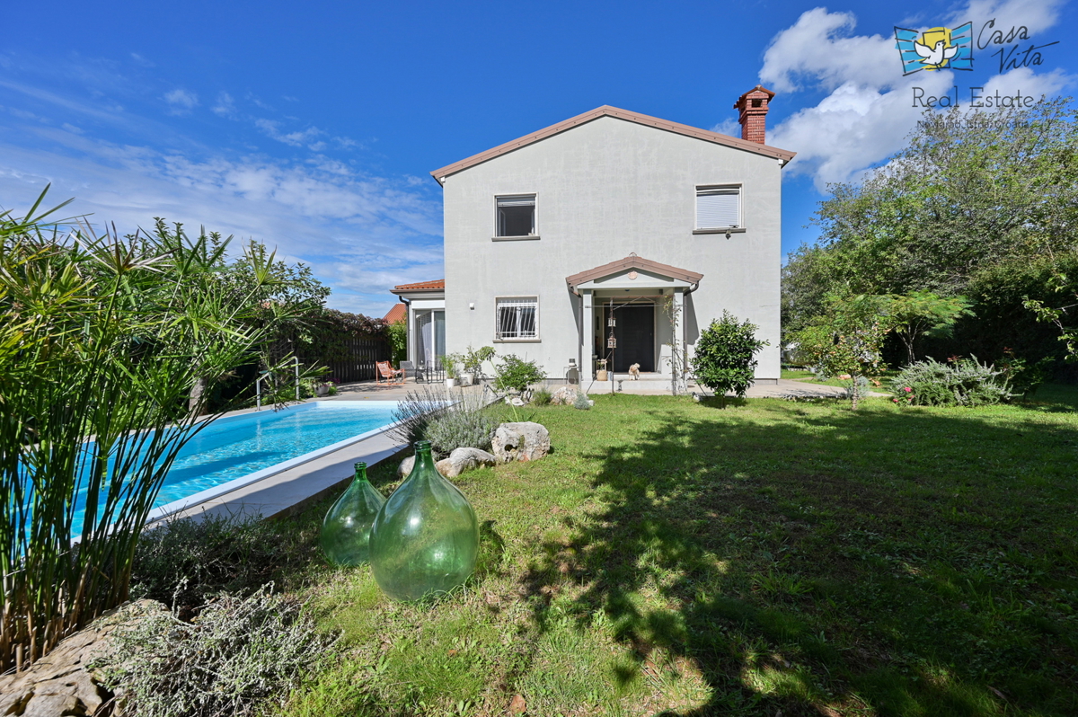 ISTRA, Umag - Samostojna hiša v okolici Lovrečice!