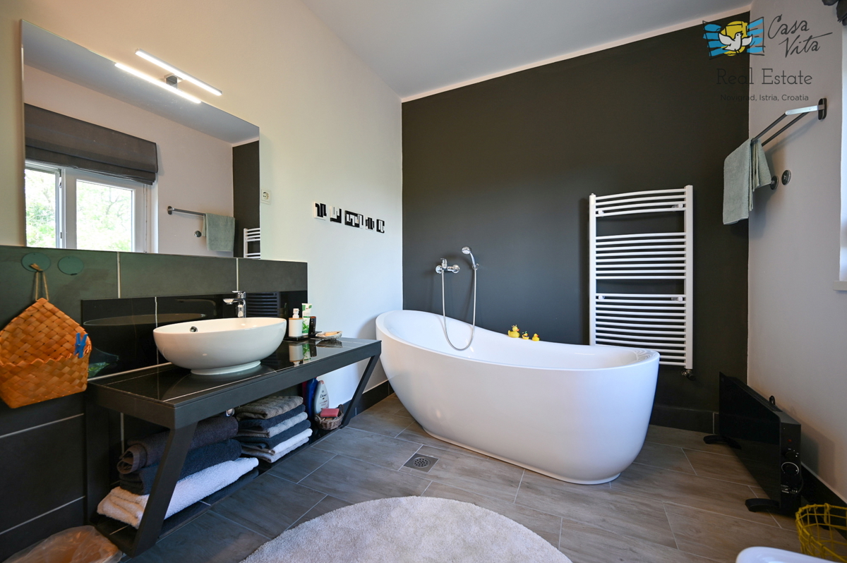 ISTRA, Umag - Samostojna hiša v okolici Lovrečice!