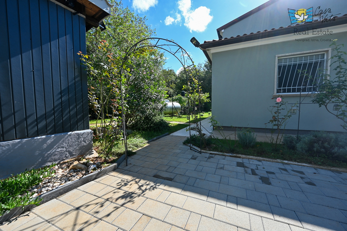 ISTRA, Umag - Samostojna hiša v okolici Lovrečice!