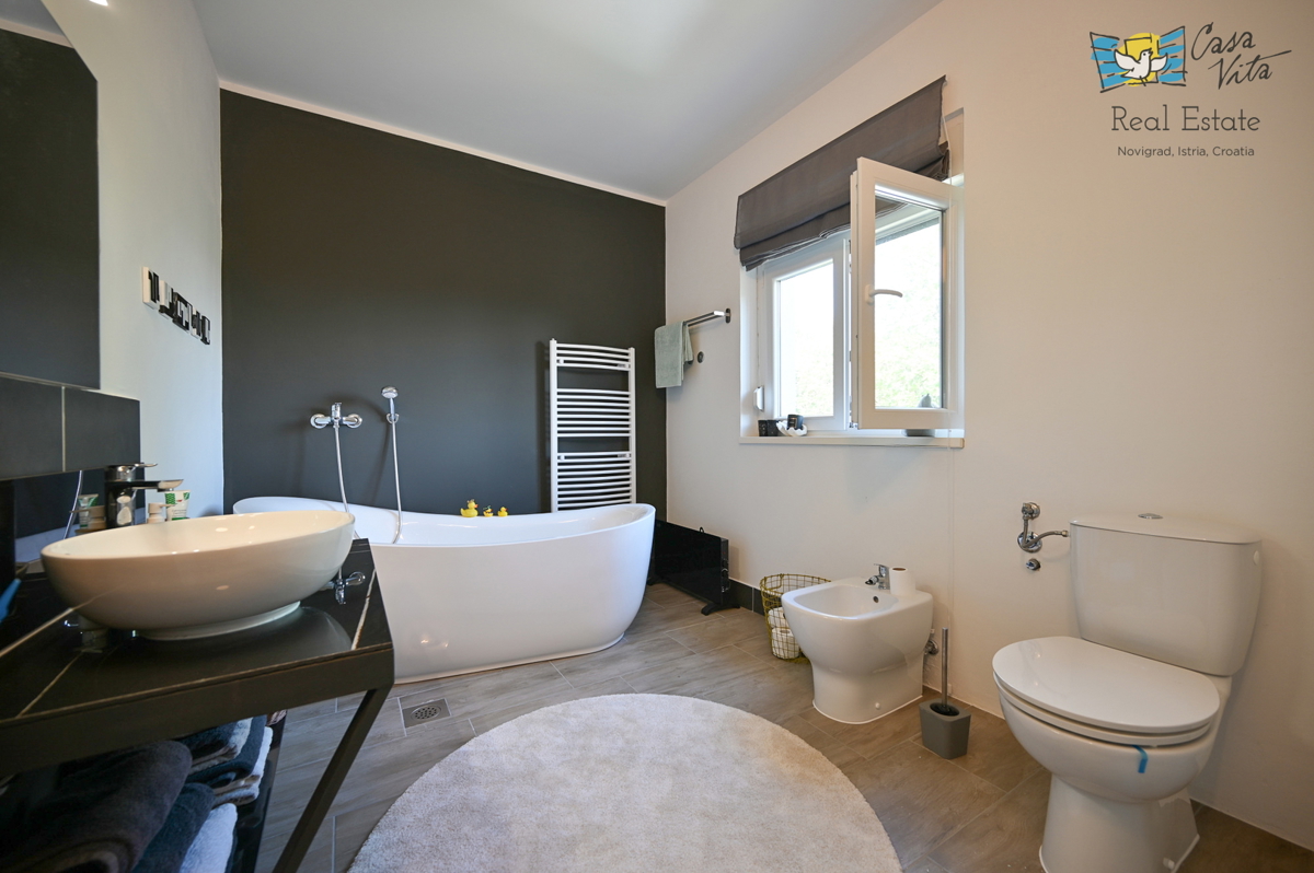 ISTRA, Umag - Samostojna hiša v okolici Lovrečice!