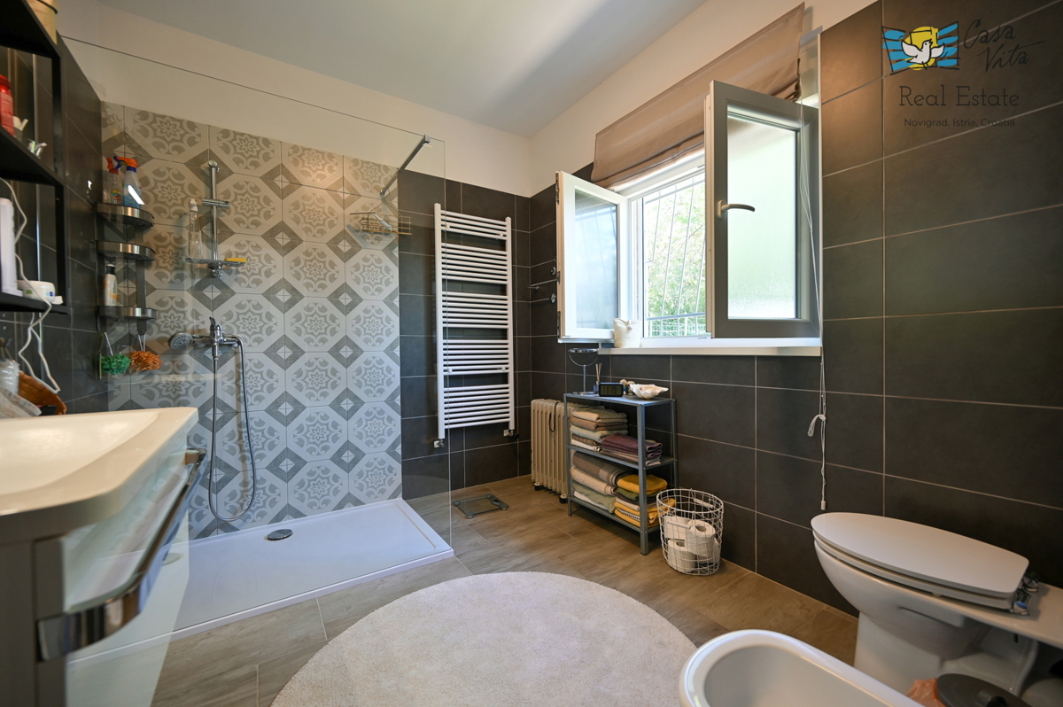 ISTRA, Umag - Samostojna hiša v okolici Lovrečice!