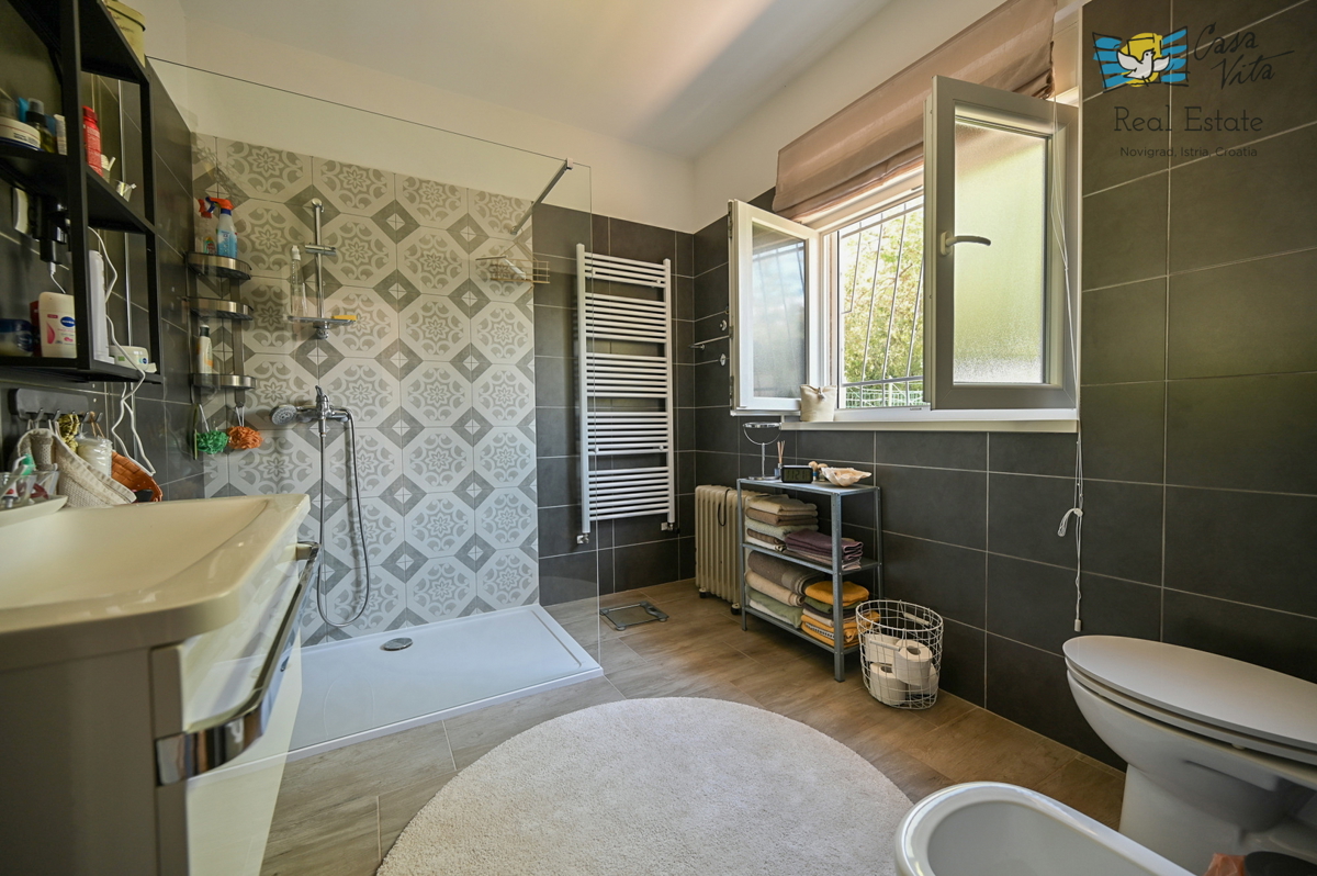 ISTRA, Umag - Samostojna hiša v okolici Lovrečice!