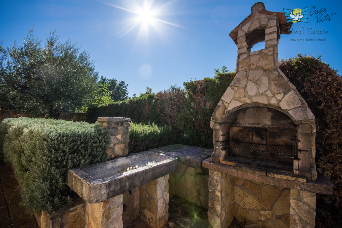 ISTRA, POREČ - Lep pritlični objekt v okolici mesta Poreč s čudovitim pogledom na morje!