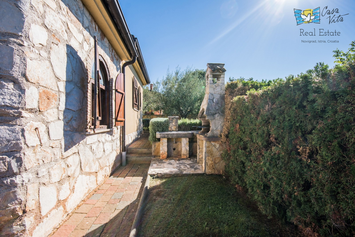 ISTRA, POREČ - Lep pritlični objekt v okolici mesta Poreč s čudovitim pogledom na morje!