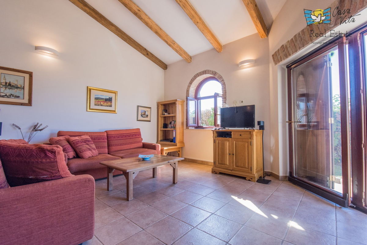 ISTRA, POREČ - Lep pritlični objekt v okolici mesta Poreč s čudovitim pogledom na morje!