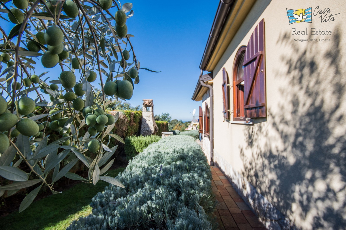 ISTRA, POREČ - Lep pritlični objekt v okolici mesta Poreč s čudovitim pogledom na morje!
